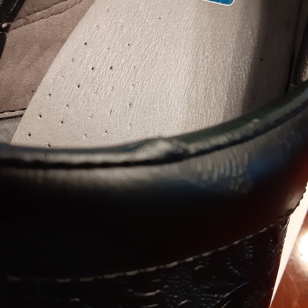 Shoes - Picture 3 of 4